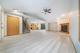 814 Lang Way, Kimberly, WI 54136 - Photo 4