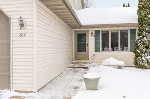 814 Lang Way, Kimberly, WI 54136 - Photo 2