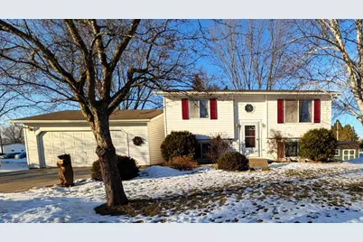 607 E Forest Street, Black Creek, WI 54106 - Photo 1