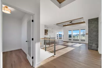 713 Royal St Pats Drive, Wrightstown, WI 54180 - Photo 6