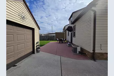 1421 S 21st Street, Manitowoc, WI 54220 - Photo 28