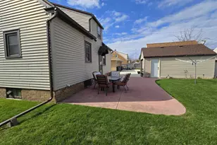 1421 21st St, Manitowoc, WI 54220 - Photo 32