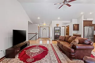 448 Meadow Wind Dr, Green Bay, WI 54311 - Photo 8