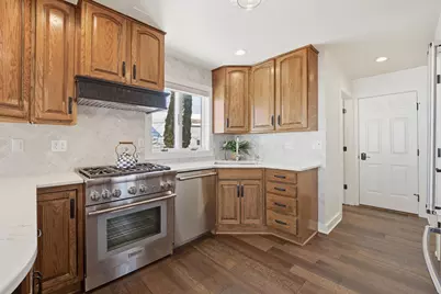 6097 E Lyngaas Road, Winneconne, WI 54986 - Photo 8