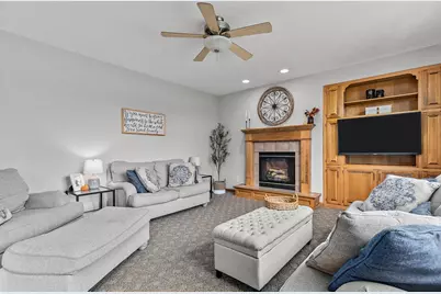 4144 N Foxglove Lane, Appleton, WI 54913 - Photo 8