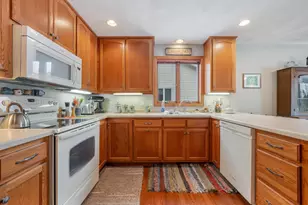 1579 Pond View Dr, Neenah, WI 54956 - Photo 12