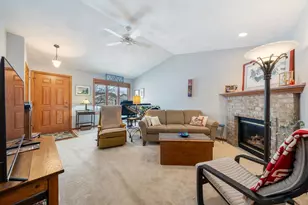 1579 Pond View Dr, Neenah, WI 54956 - Photo 8