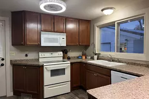 524 Wisconsin St, Waupaca, WI 54981 - Photo 2