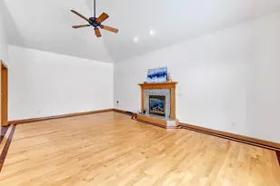 1941 Horseshoe Ln, De Pere, WI 54115 - Photo 4