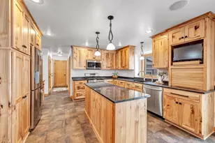 1941 Horseshoe Ln, De Pere, WI 54115 - Photo 10