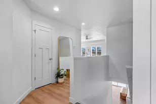 208 Clubhouse Ln, Kimberly, WI 54913 - Photo 8