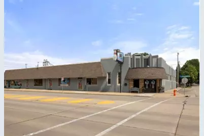618 W Wisconsin Avenue, Appleton, WI 54911 - Photo 1