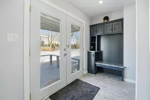 86 Pioneer Ct, Fond du Lac, WI 54935 - Photo 2