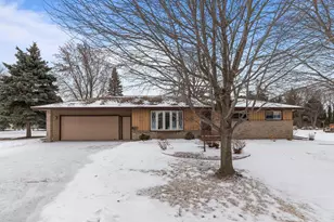 2401 W Roberts Ave, , WI 54914 - Photo 2