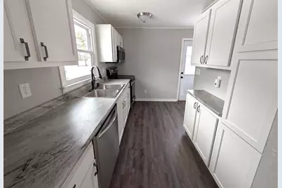 181 S Washington Street, Berlin, WI 54923 - Photo 4