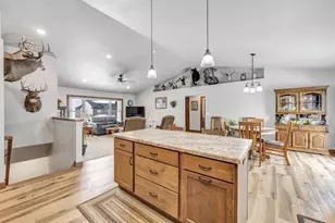 444 Sunny Vista Ct, Seymour, WI 54165 - Photo 8