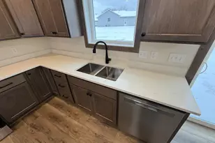 709 Robin St, New London, WI 54961 - Photo 10