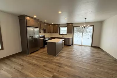 709 Robin Street, New London, WI 54961 - Photo 6