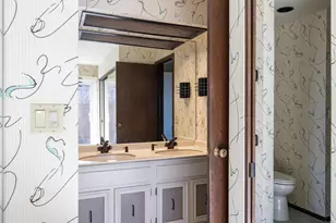 2136 White Swan Dr, Oshkosh, WI 54901 - Photo 38