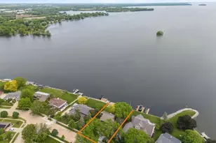 2136 White Swan Dr, Oshkosh, WI 54901 - Photo 70