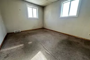 1212 Hawthorne St, Two Rivers, WI 54241 - Photo 10