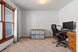 2180 Cumberland Dr, Green Bay, WI 54311 - Photo 4