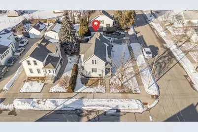 402 W 10th Avenue, Oshkosh, WI 54902 - Photo 24