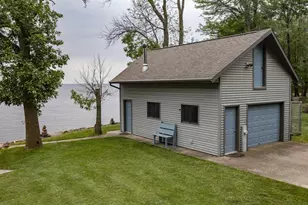 9205 Willow Ln, Fremont, WI 54940 - Photo 8