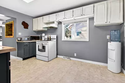 1221 Hillcrest Drive, Kaukauna, WI 54130 - Photo 10