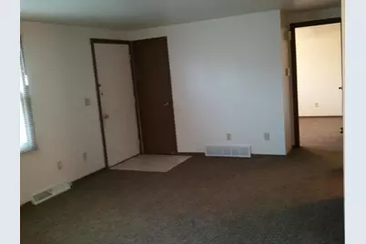 933 Shea Avenue, Green Bay, WI 54303 - Photo 8