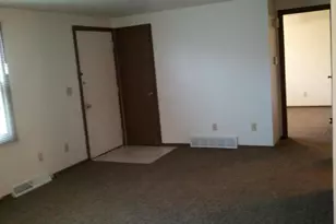 933 Shea Ave, Green Bay, WI 54303 - Photo 8