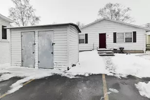 933 Shea Ave, Green Bay, WI 54303 - Photo 2
