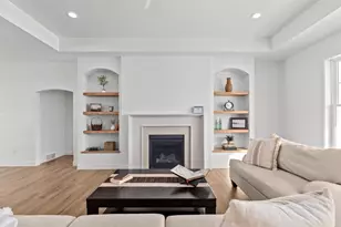 N8881 Killarney Way, Menasha, WI 54952 - Photo 6