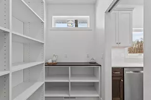 N8881 Killarney Way, Menasha, WI 54952 - Photo 16