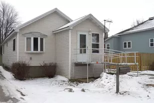 506 Park Ave, Oconto, WI 54153 - Photo 2