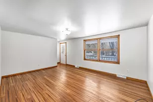 2801 Meadow Flower Ln, Suamico, WI 54313 - Photo 4