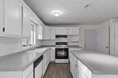 201 E Meadow Grove Boulevard, Appleton, WI 54915 - Photo 12