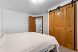 219 W 16th Ave, Oshkosh, WI 54902 - Photo 26