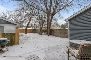 219 W 16th Ave, Oshkosh, WI 54902 - Photo 42