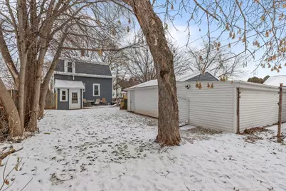 219 W 16th Avenue, Oshkosh, WI 54902 - Photo 44