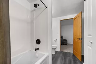 219 W 16th Ave, Oshkosh, WI 54902 - Photo 32