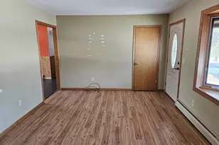 613 McKinley Ave, Omro, WI 54963 - Photo 6