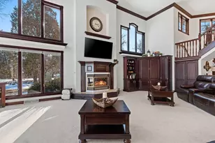 2710 Shorewood Dr, Oshkosh, WI 54901 - Photo 10