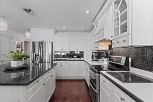 2710 Shorewood Dr, Oshkosh, WI 54901 - Photo 22