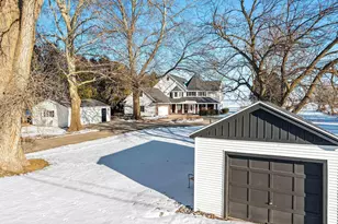 2710 Shorewood Dr, Oshkosh, WI 54901 - Photo 66