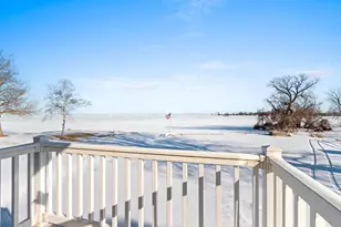 2710 Shorewood Dr, Oshkosh, WI 54901 - Photo 40