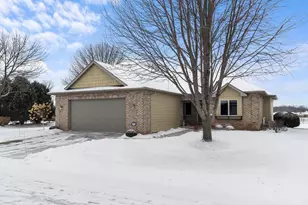 900 Clover Ct, Menasha, WI 54952 - Photo 1