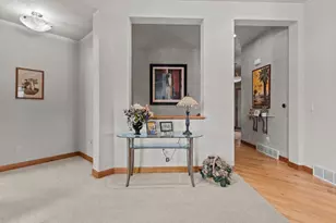 900 Clover Ct, Menasha, WI 54952 - Photo 10