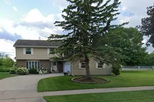 1211 Park Ridge Ave, Oshkosh, WI 54901 - Photo 1