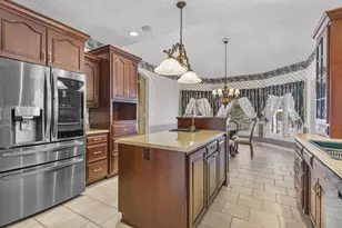 324 E Haddonstone Dr, Appleton, WI 54913 - Photo 10